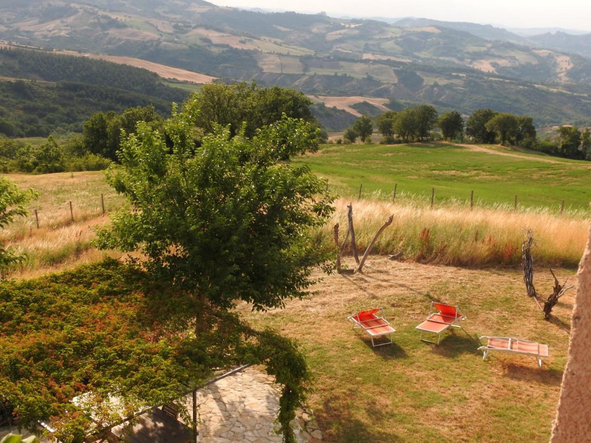 Отель Casale Le Fontanelle Monte Grimano Terme Экстерьер фото